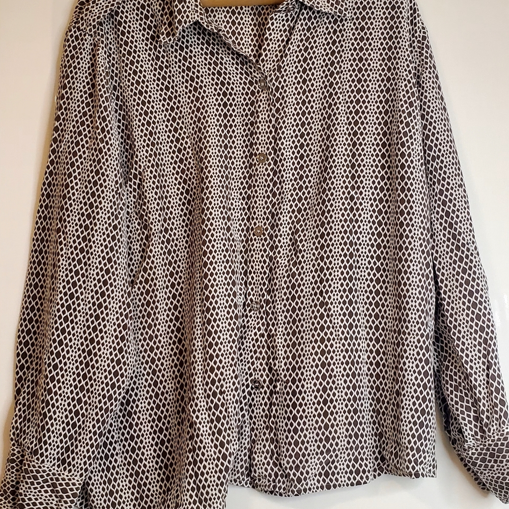 TALBOTS Women's pure silk Size 18W Brown & white geo print button front blouse